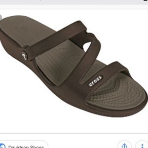 WOMENS CROCS SANDALS BROWN